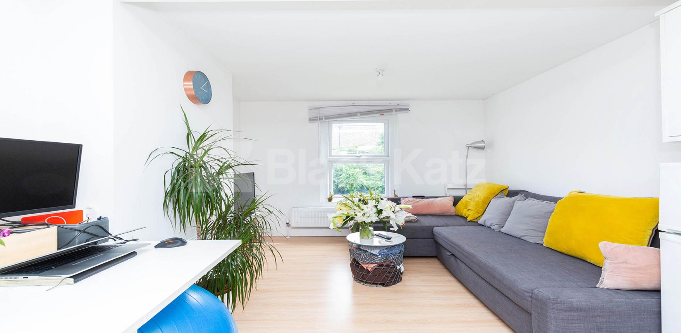 			NEW INSTRUCTION!, 2 Bedroom, 1 bath, 1 reception Flat			 Landrock road, Crouch End